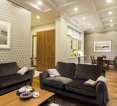 Osobnyak Hotel apartamentowy 3*