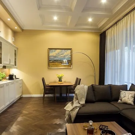 Osobnyak Hotel apartamentowy 3*