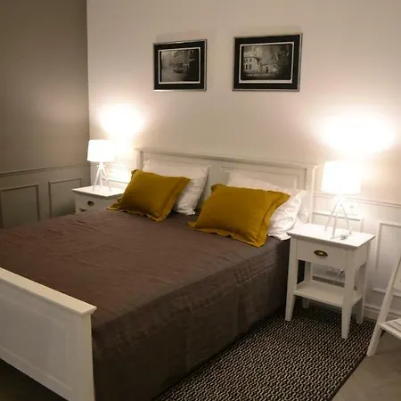 Osobnyak Hotel apartamentowy 3*